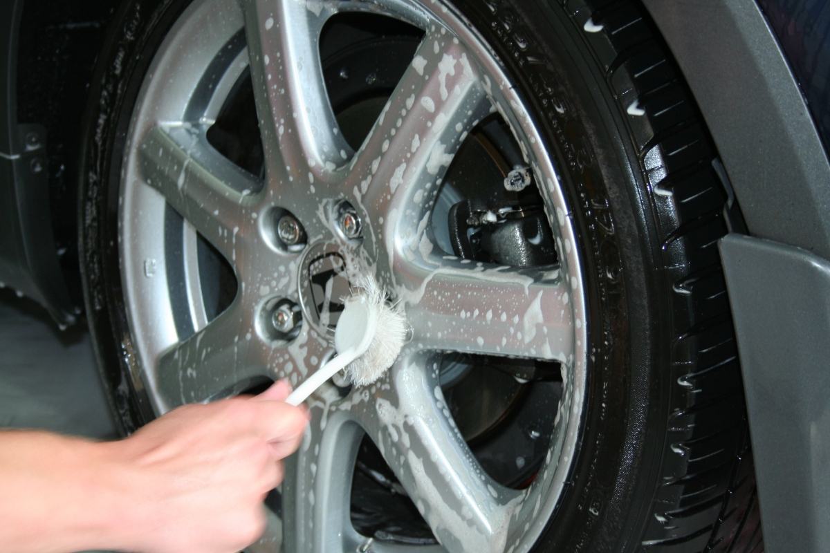 Wheel cleaning from  Rylvoxa 